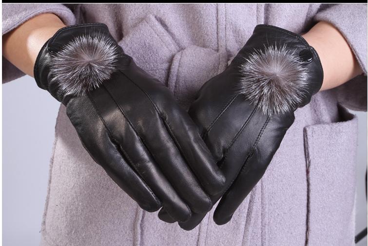 Free Shipping winter gloves women leather  fox fur ball sheepskin lovers thermal Brand genuine leather gloves S168