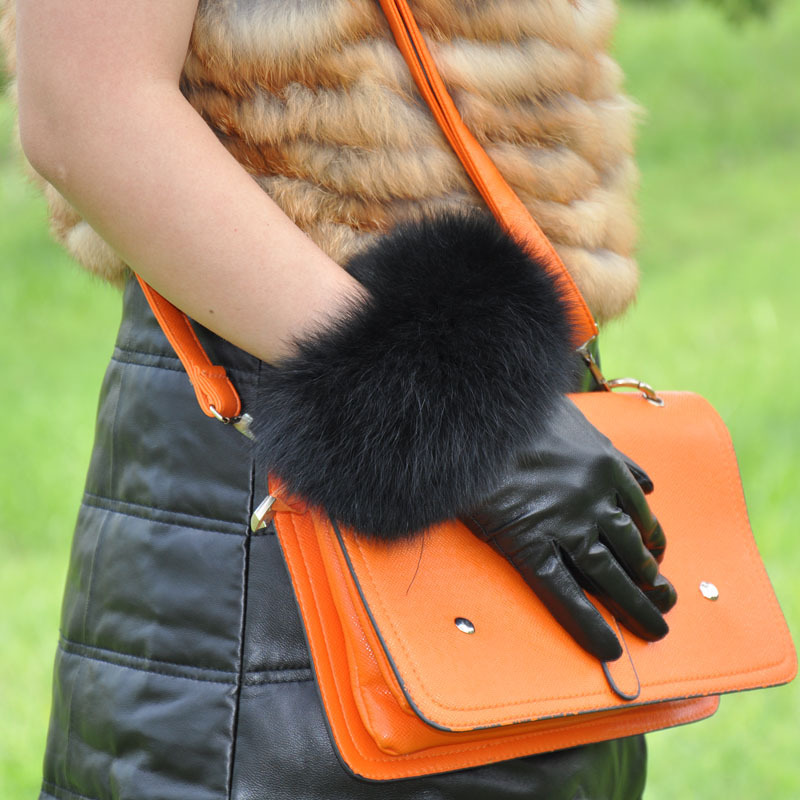 FREE SHIPPING Winter Upgrade large feather women's fashion leather gloves should match the fox hair black