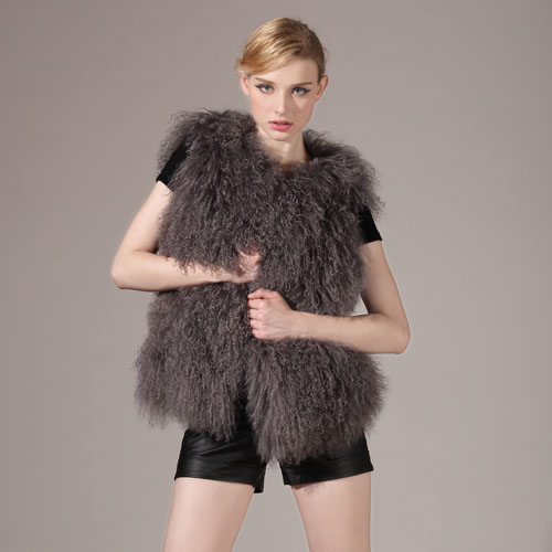 Free shipping Winter women down jacket 2012 star top fashion senior beach wool fur short design vest 35