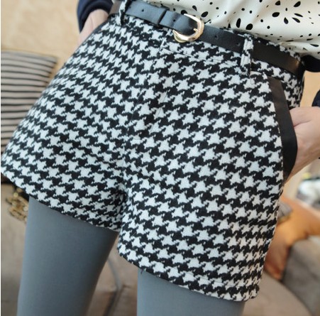 Free Shipping Women's brief patchwork plus size shorts boots high quality plaid shorts black and white pants st13