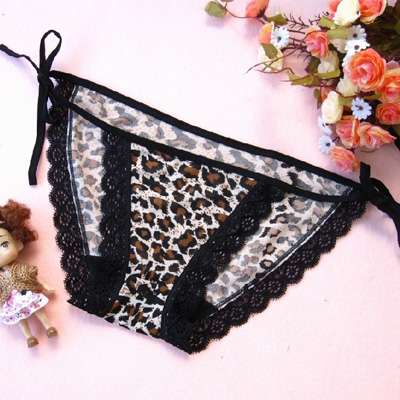 Free shipping women's Leopard print sexy temptation  briefs lace decoration 100% cotton low-waist panties 2pcs/lot