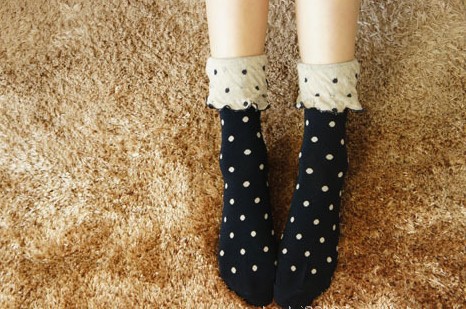 Free shippng! Korean and Japen style dot retro socks,cotton and Lace socks ,