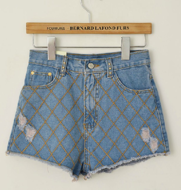 Free  shoping  fashion woman diamond lattice denim shorts.  TB 3010