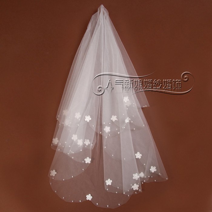 Fresh Looking Bead Edge Multi Layer Applique Embellished Fnacy Bridal Veils White Fashion