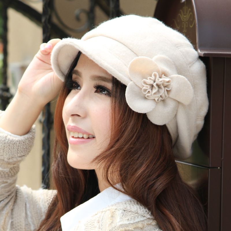 Hat women's autumn and winter fashion sheep woolen flower cap women's octagonal cap