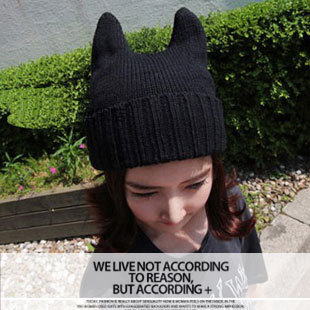 Horn hat autumn and winter knitted hat knitted hat cap demon cat ears hat 85g