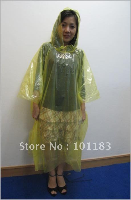 Hot fashion 0.03mm promotion rainwear/ PE Raincoat /Disposable Raincoat