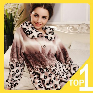 Hot! Fast shipping! Sex Pajamas Corall fleece long sleeve Leopard grain women in the winter and autumn living cloth 40912