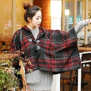 HOT PROMOTION 8067 batwing sleeve short design check wool coat cloak short jacket women