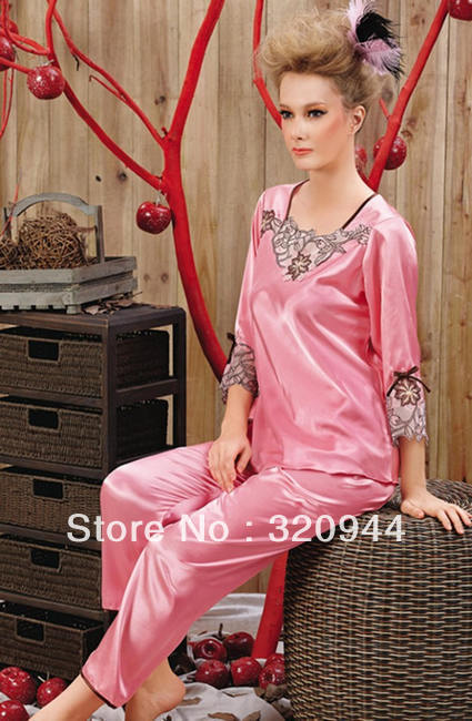 Hot Sale Designer Sweat Suits For Women Silk Sleepwear Wholesale Women's Pajamas charming size M L XL 83871