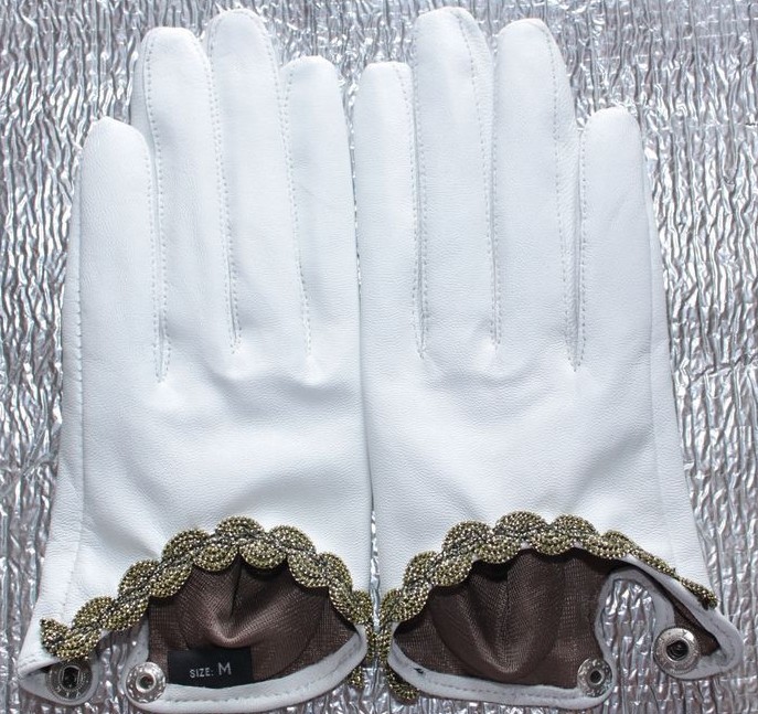 Hot sales!Gold t short design genuine leather gloves Size S M and L  white