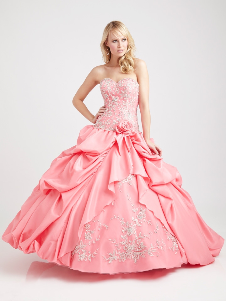 Hot Seller Ball Gown Sweetheart Applique Taffeta Quinceanera Gowns 2013 Style
