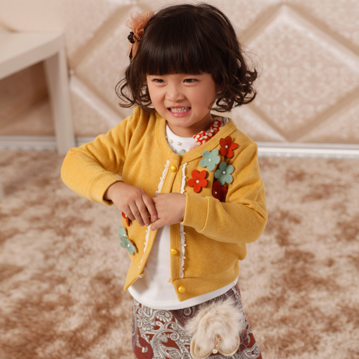 Hot-selling Spring flower adornment pearl cardigan coat of the girls