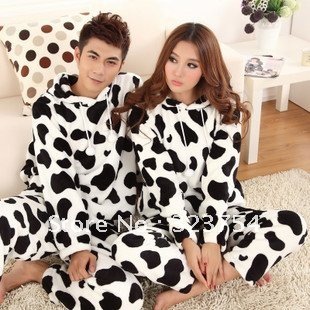 In the winter of 2012 couples in pajamas cartoon cows grain upset hooded pajamas for men and women suits leisure wear bag mail
