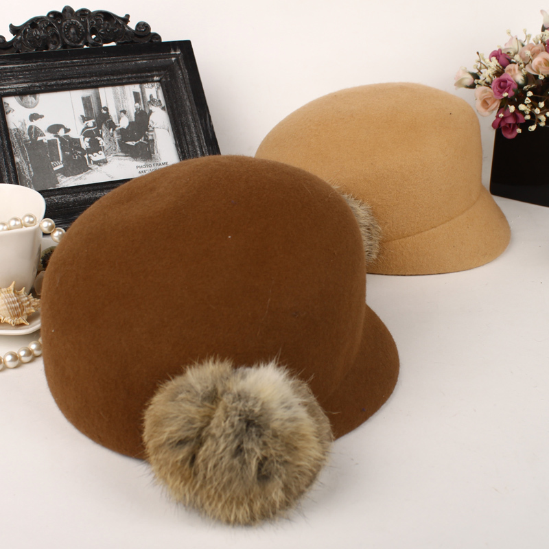 Japanese style rabbit fur ball woolen equestrian cap autumn and winter fashion woolen hat