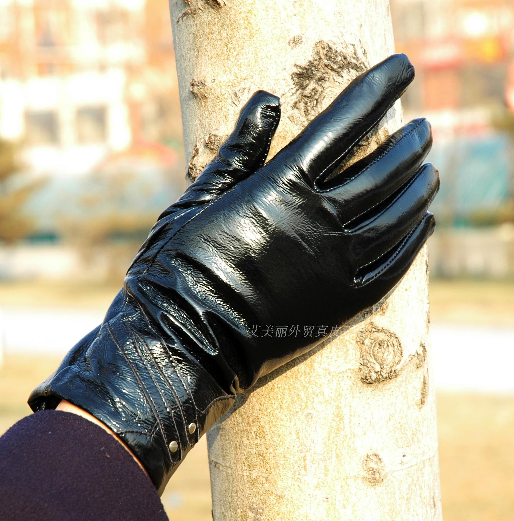 Japanned leather genuine leather gloves women's winter suede thermal leather gloves fashion shiny