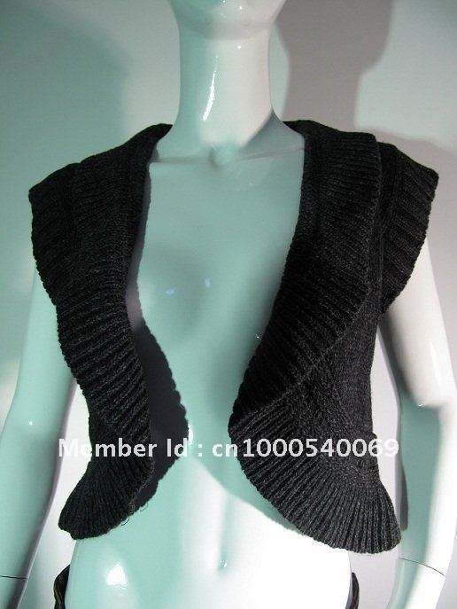 KNITTED SWEATER