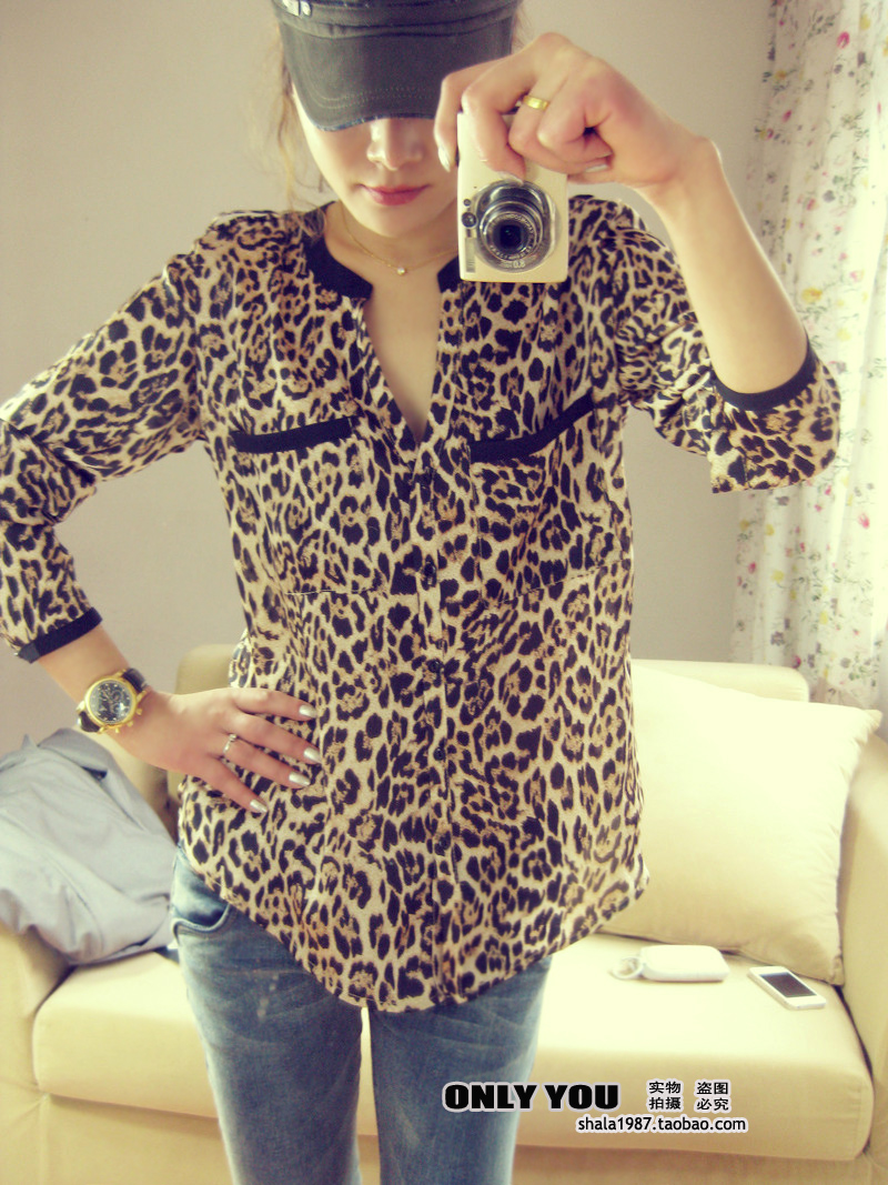 Korean Style Free Shipping 2013 Autumn Women Fashion V-neck Long-sleeve Vintage Leopard Print Shirt Blouses