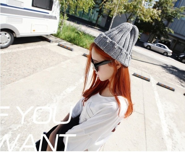 Korean Style Woman's Hats Hot Selling Acrylic Knitted Lady's Caps Cone Shape Rivet Decoration Women's Headwear 4 Colors