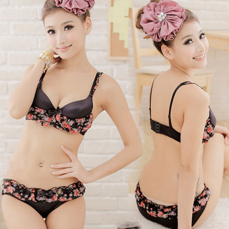 Laciness shoulder strap 3 breasted push up underwear set side gathering bra set