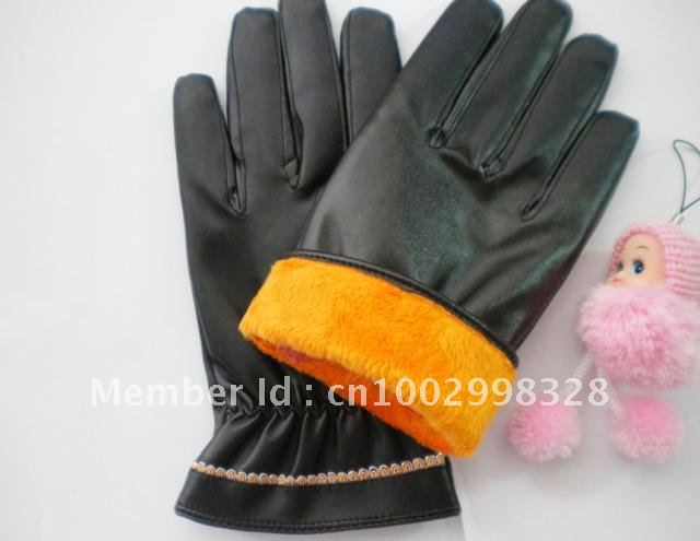 Look! Leather Goves winter gloves / Ladys Gloves Lined with velvet