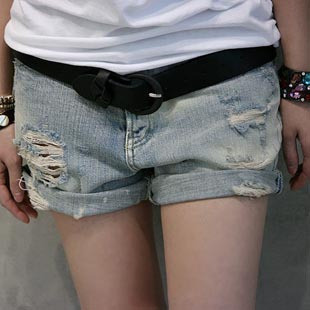 Loose casual distrressed roll-up hem white light color water wash denim shorts 529