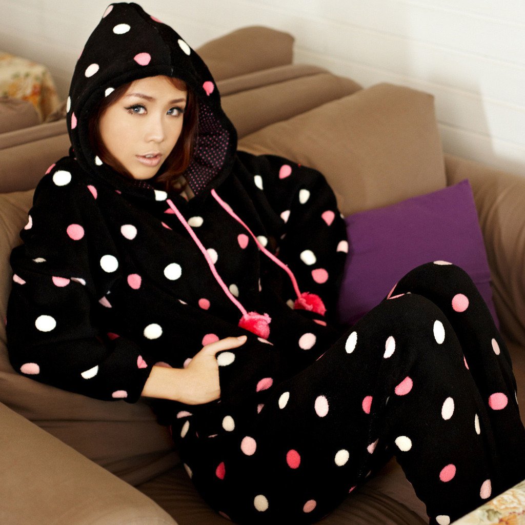 Lovely sleepwear female coral fleece set 2012 song arrail magic doll polka dot with a hood brief casual lounge