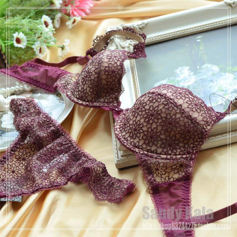 Maroon lace cutout flower soft cotton shaping a thin cup underwear bra set