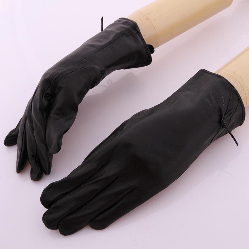 Meters 2012 butterfly decoration genuine leather gloves autumn and winter thermal gloves female 7