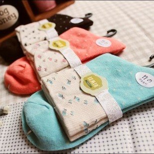 Min Order $10(mixed order) Retail  lovely fresh floral cotton socks  wavelet point ladies socks wholesale free shipping