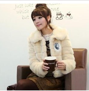 Min.order is $15 Free shipping Fashion Winter Korean Version Apricot Faux Fur Turn-down Collar Warm Short Down Coat T358