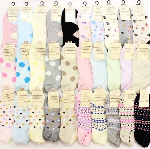 Min.order is $15 (mix order)Fashion socks multicolor color socks S092