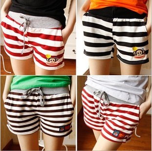 New style fashion gradient color shorts space stripe joker sports leisure hot pants the shorts on sale that occupy the home S158