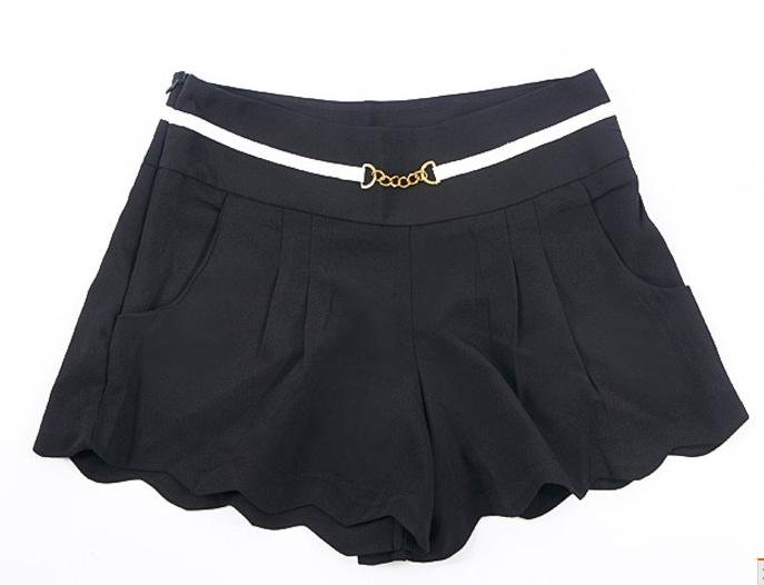 New women's horn flip-flops yards short black pants leisure trousers loose hot pants