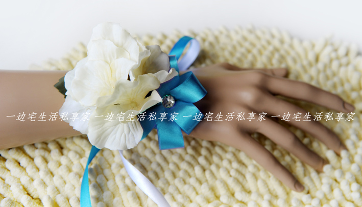 Nostalgic vintage sparkling diamond bride bridesmaid guelder wrist length flower hair accessory