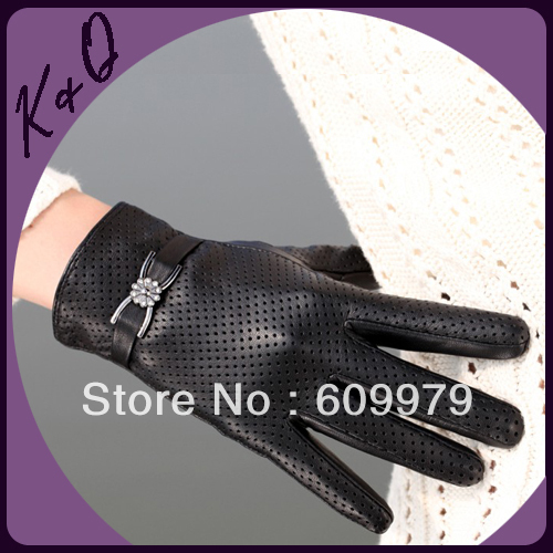 On  Sale Fashion Genuine Leather Glove Made by Grade-A Lamb Skin GL00901 Size of S, M, L
