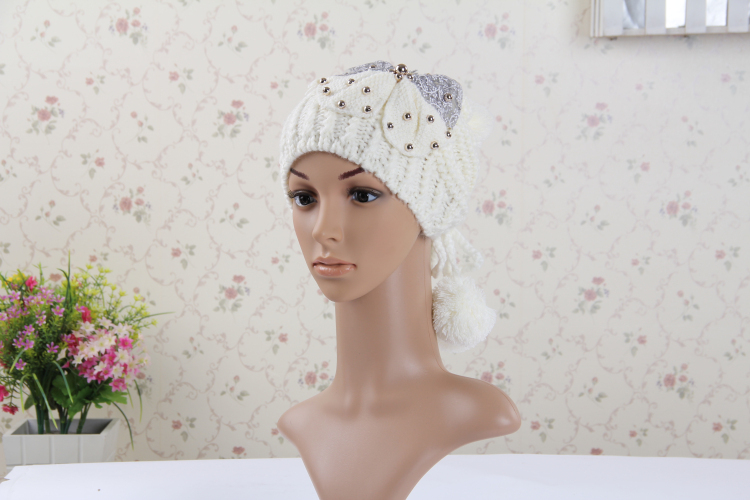 Pearl and bowknot handmade woolen hat
