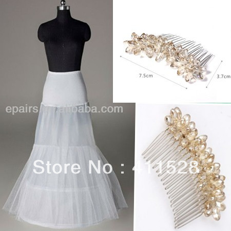 petticoat +hair comb with crystal