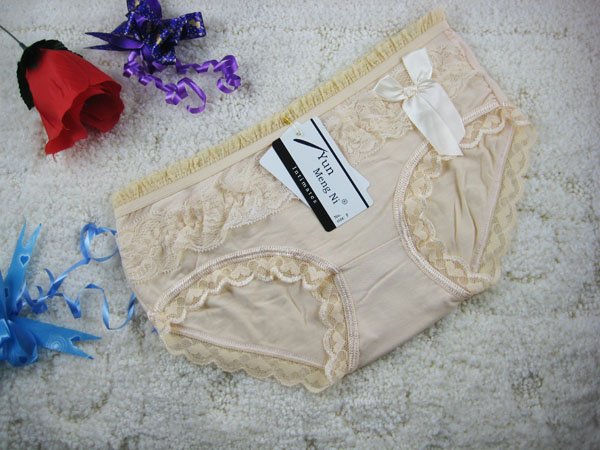 Pierced Butterfly lace sexy underwear princess sexy ladies panties butterfly tie with diamond lace temperament interest 86316-5