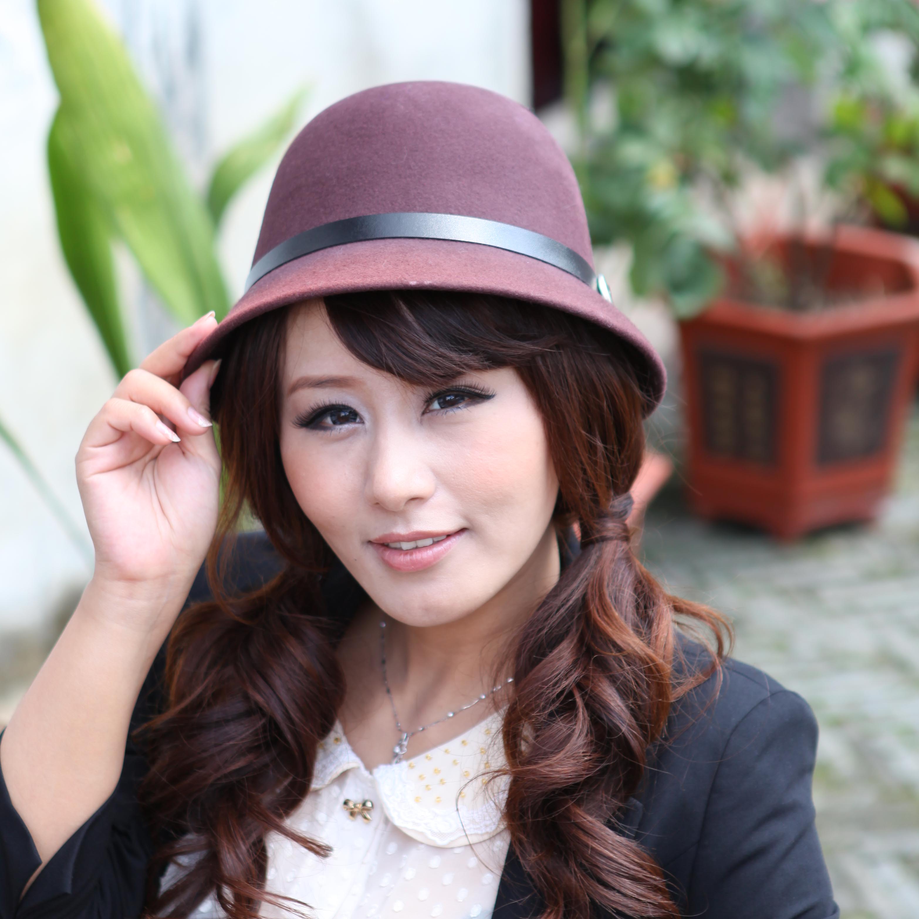 Pure woolen autumn and winter women's cap leather buckle on red brown fedoras bucket hats