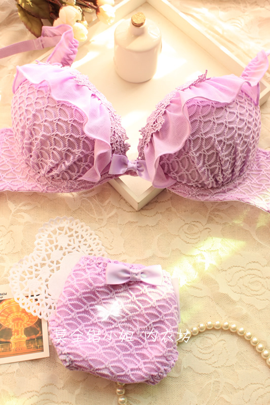 Purple noble sexy deep V-neck underwear thickening 3 breasted adjustable women's bra set