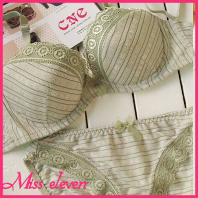 Push up thin embroidered green underwear bra set 75b75c