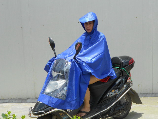 Quality motorcycle poncho raincoat electric bicycle poncho raincoat polyester spun poncho raincoat
