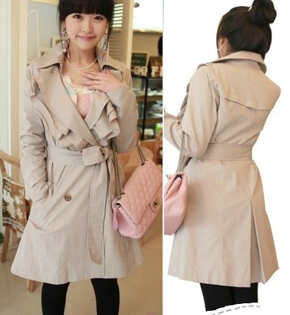 Ruffle collar trench