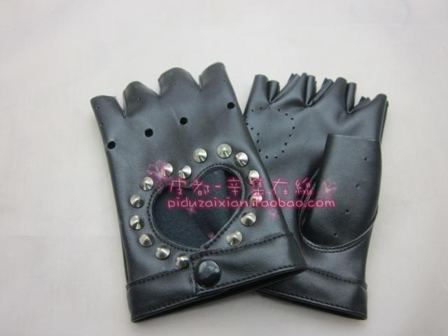 Semi-finger lucy refers to faux leather heart gloves cutout hip-hop gloves female
