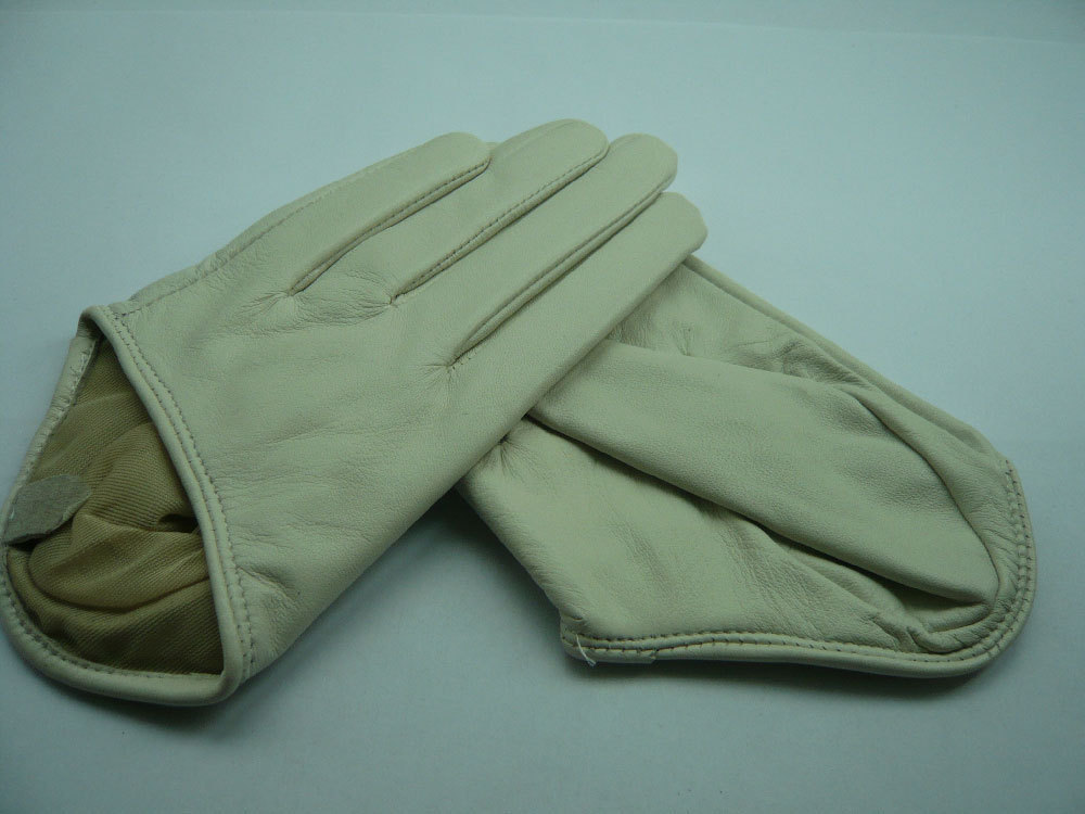 Sexy City Women's halter style semi-palm Leather Gloves Size M White