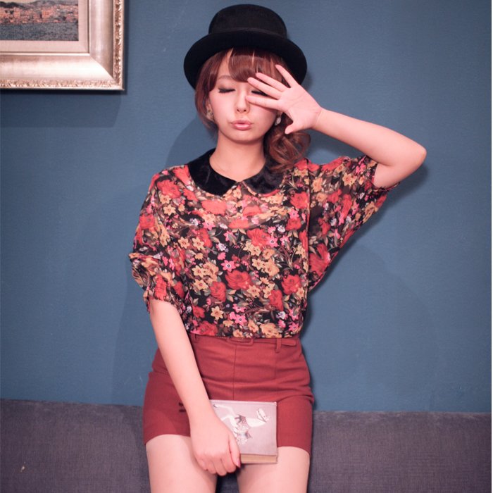 Small 2012 vintage all-match high waist woolen shorts belt