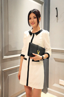 Small Ladies Elegant Black And White Color Block Decoration Puff Sleeve 9 One-piece Dress