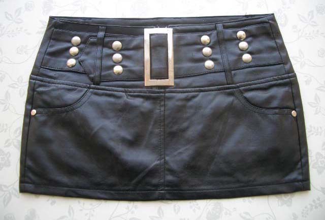 Small size short in autumn and winter rivet leather short skirt