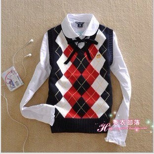 Spring fashion preppy style bear sweater V-neck dimond plaid women's knitted sweater vest